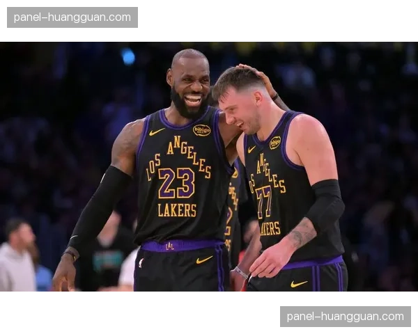 深度复盘：湖人掘金首轮G4，末节詹姆斯连续边路突破分球决策全解析